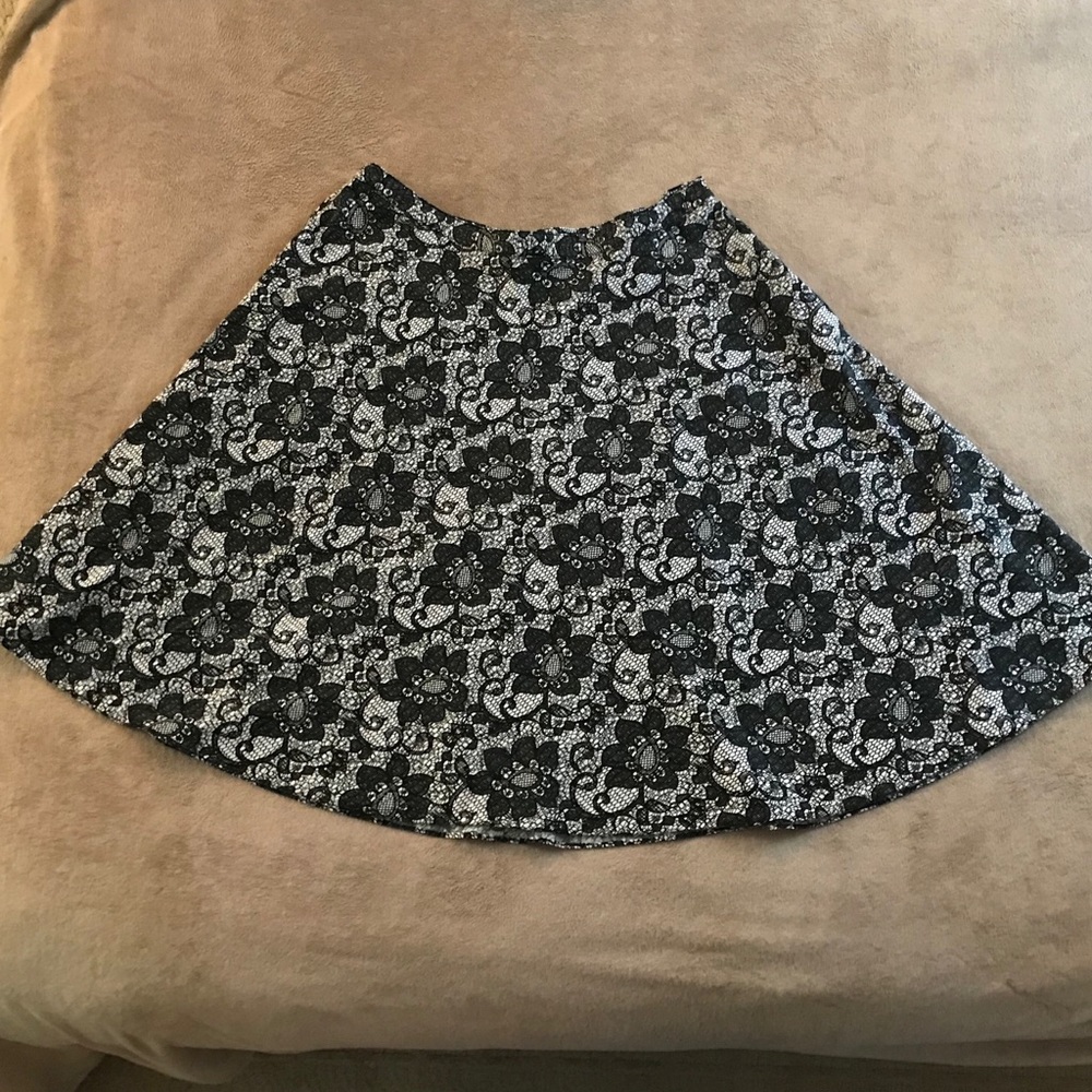 🖤 Flirty Midi Skirt 🖤